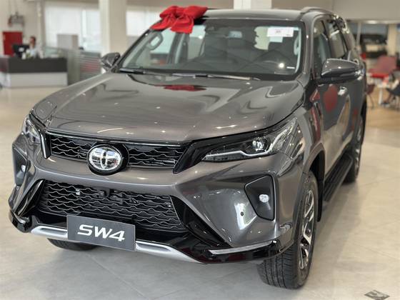 TOYOTA HILUX SW4 2.8 D-4D TURBO DIESEL SRX PLATINUM 7L 4X4 AUTOMÁTICO